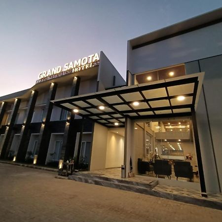 Grand Samota Hotel Sumbawa Exterior foto