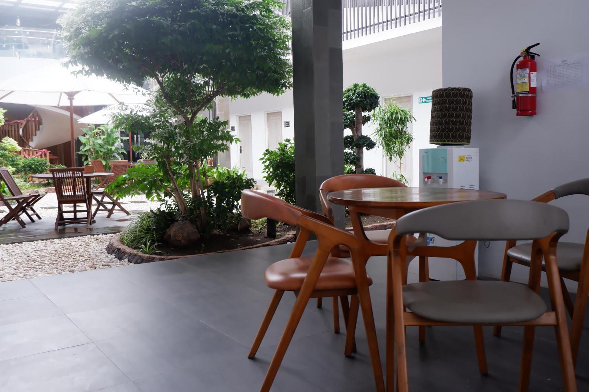Grand Samota Hotel Sumbawa Exterior foto