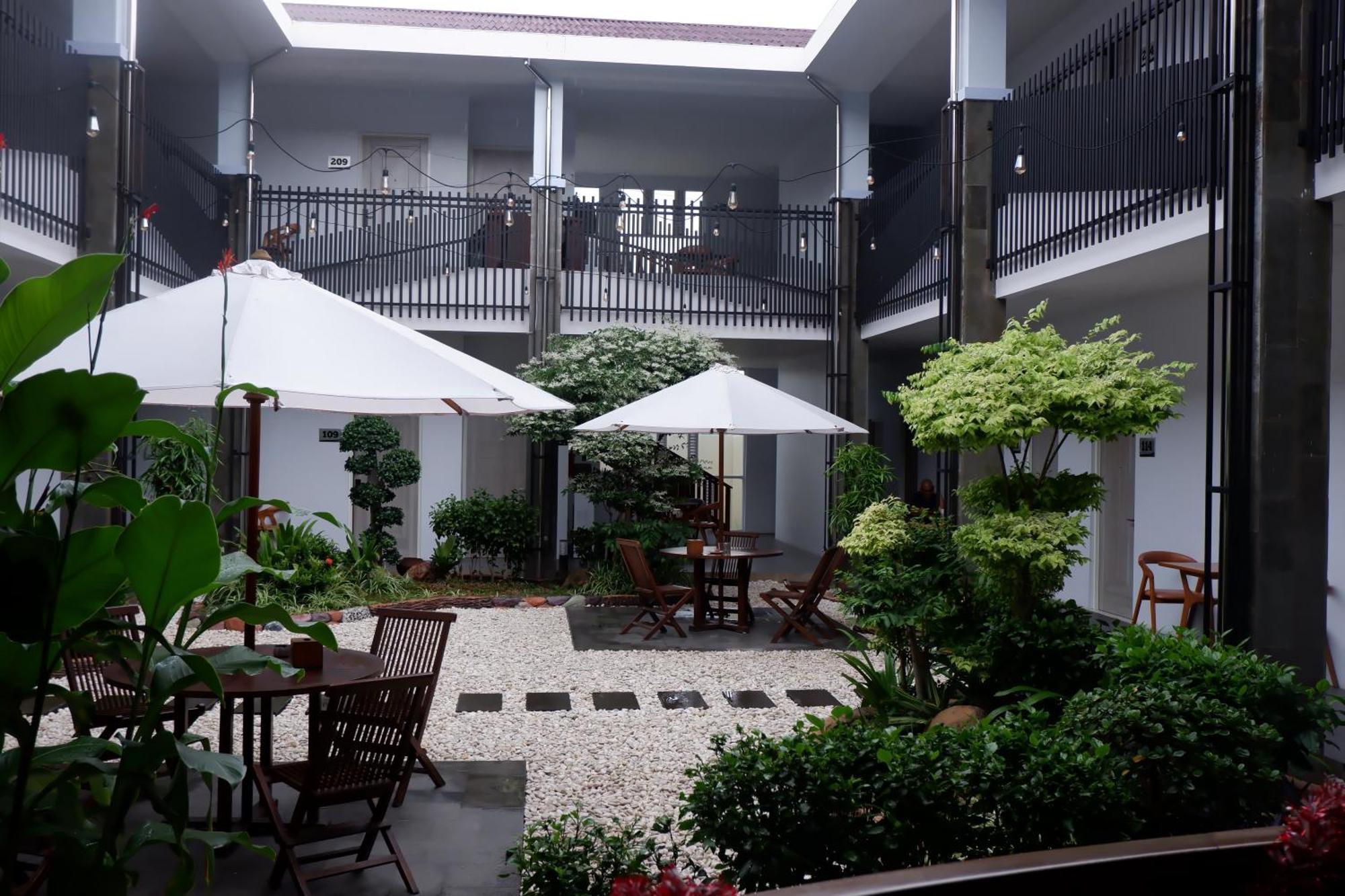 Grand Samota Hotel Sumbawa Exterior foto